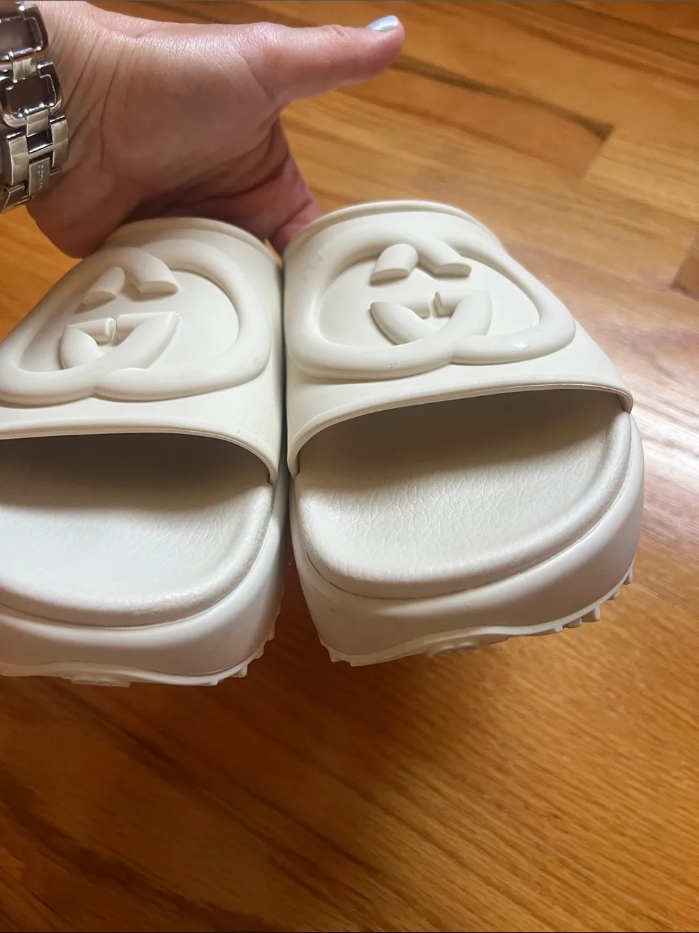 Gucci Cream Interlocking G Rubber Slide Miami size 36 comes with box